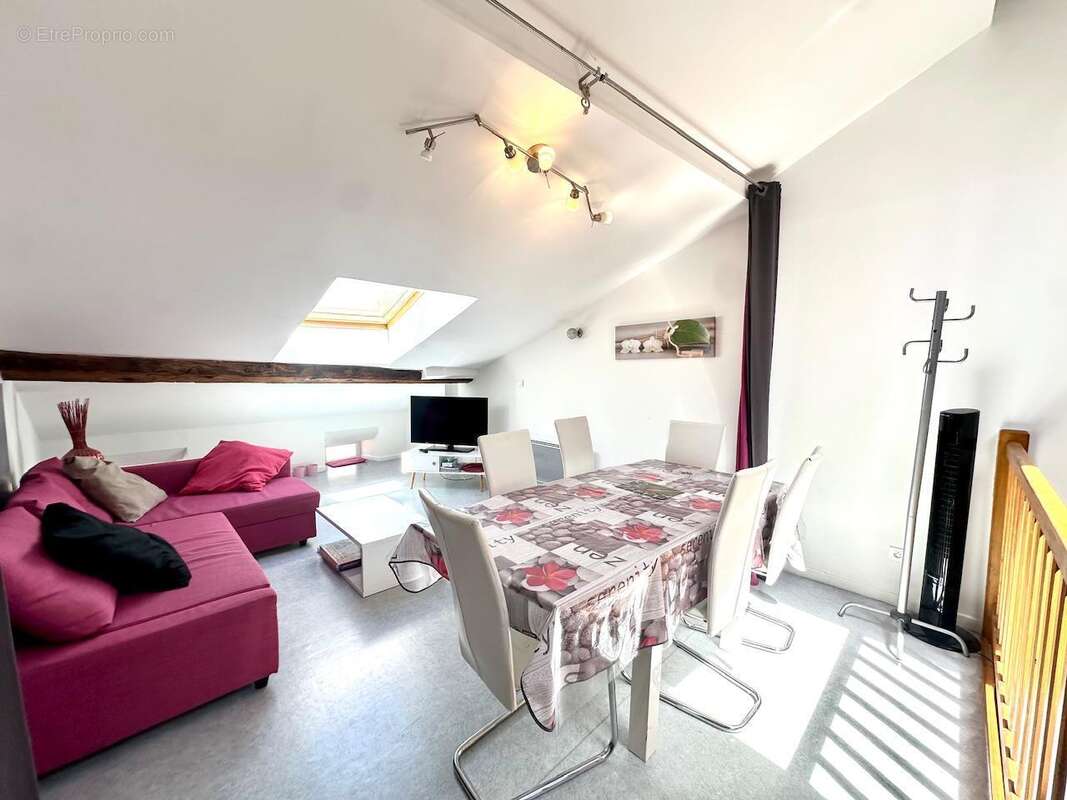   - Appartement à AX-LES-THERMES