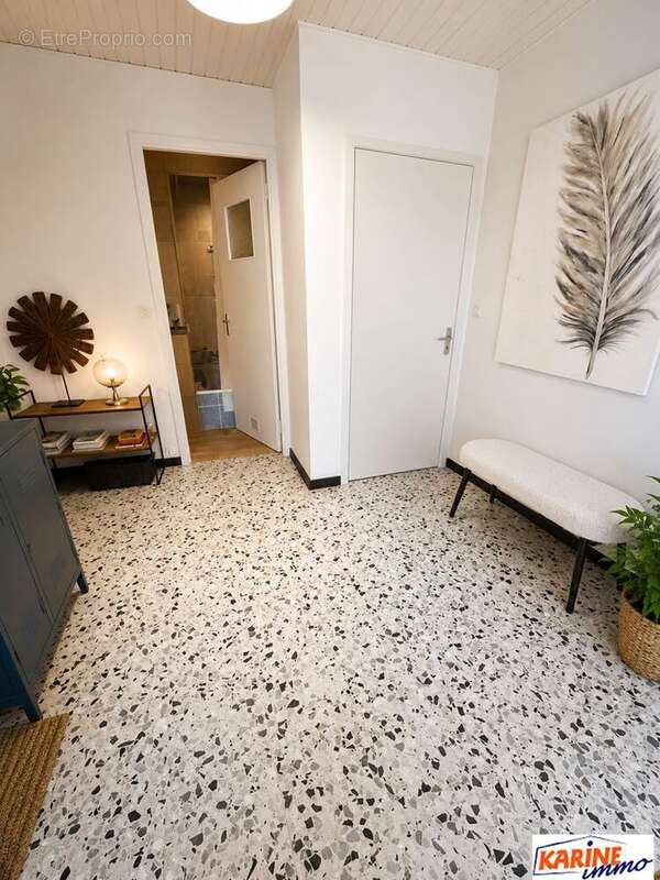 Appartement à FONTAINES-SAINT-MARTIN