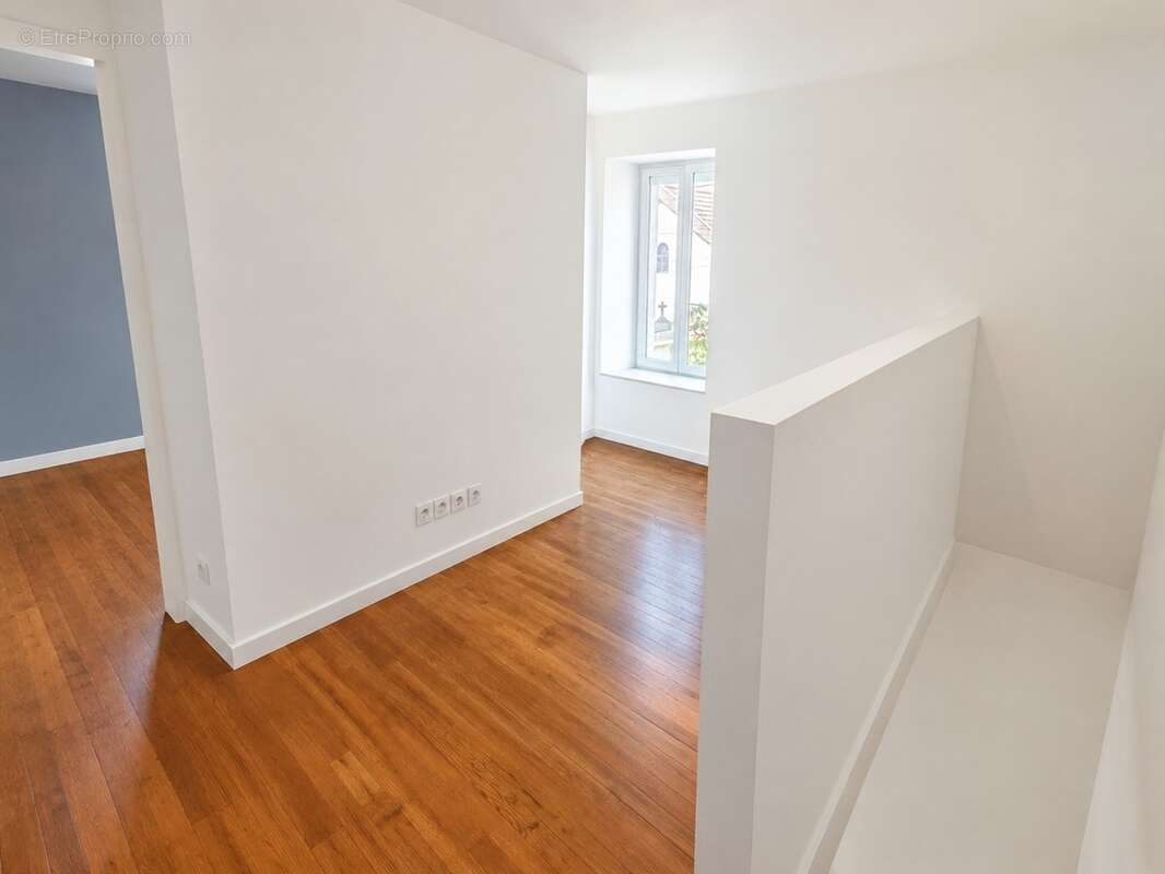 Saint-hilaire-de-la-côte – maison de caractère rénovée – 94,46 m² – jardin – terrasse - photo 6