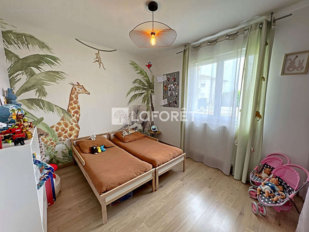 Maison à SAINT-ETIENNE-DU-BOIS