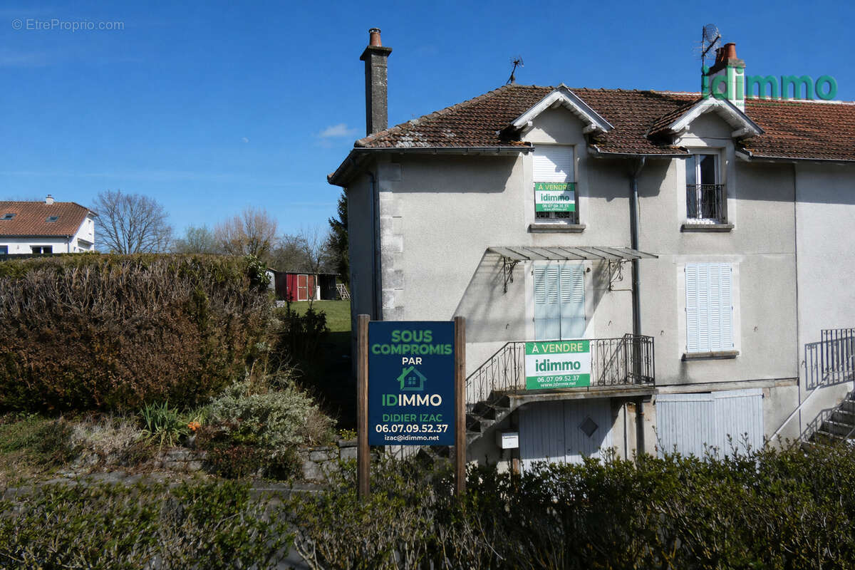 Maison à JUSSAC