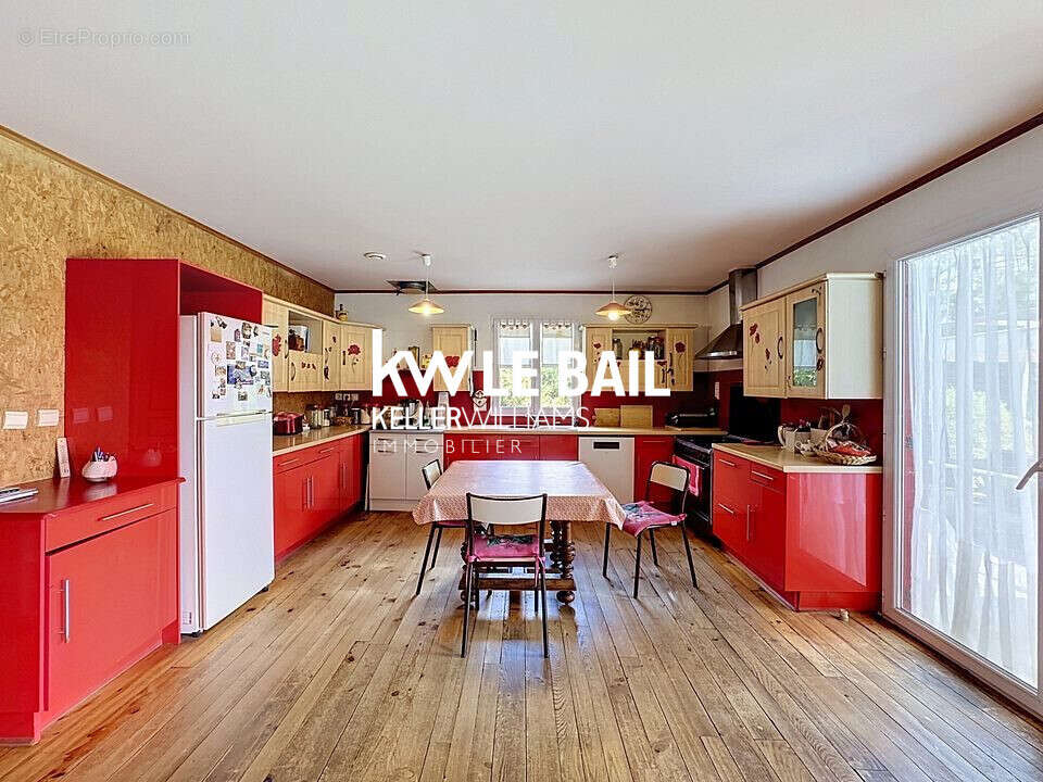 Maison 130 m² à Blanquefort-Sur-Briolance  - photo 8