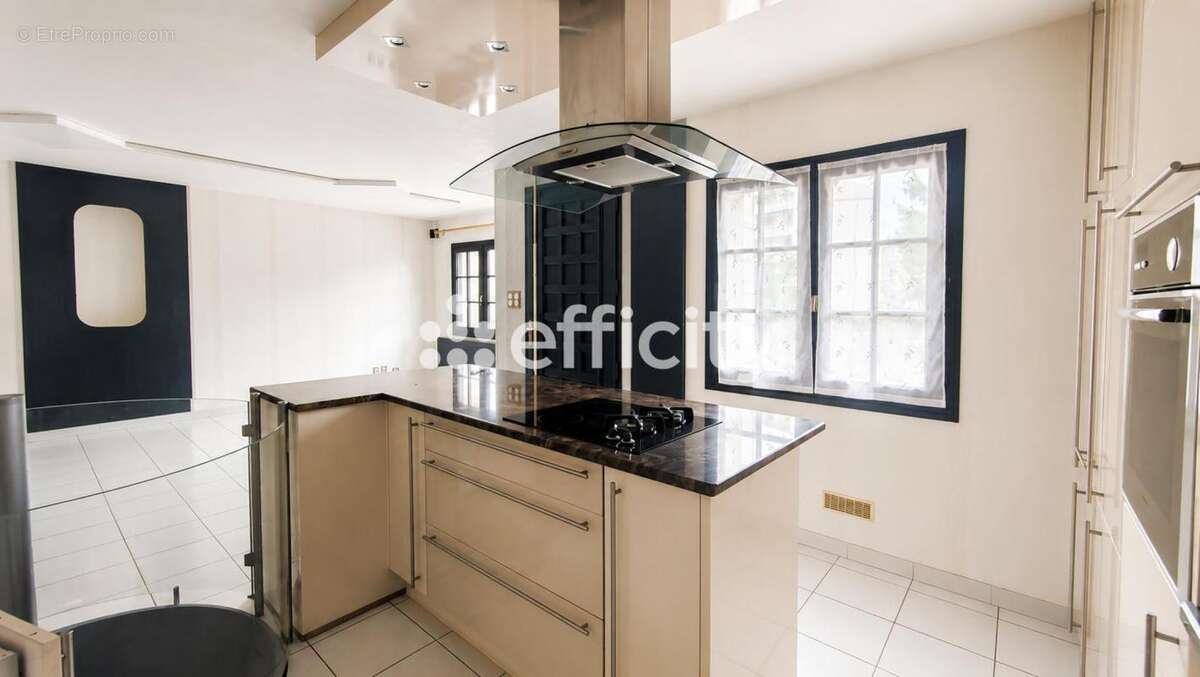Maison à LYON-8E