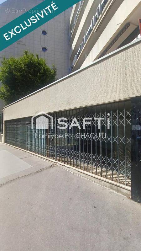 Photo 1 - Commerce à PARIS-18E