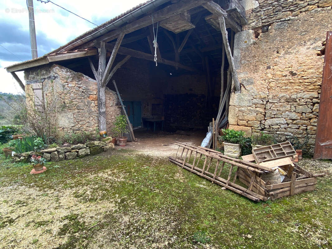 Maison à BLANQUEFORT-SUR-BRIOLANCE