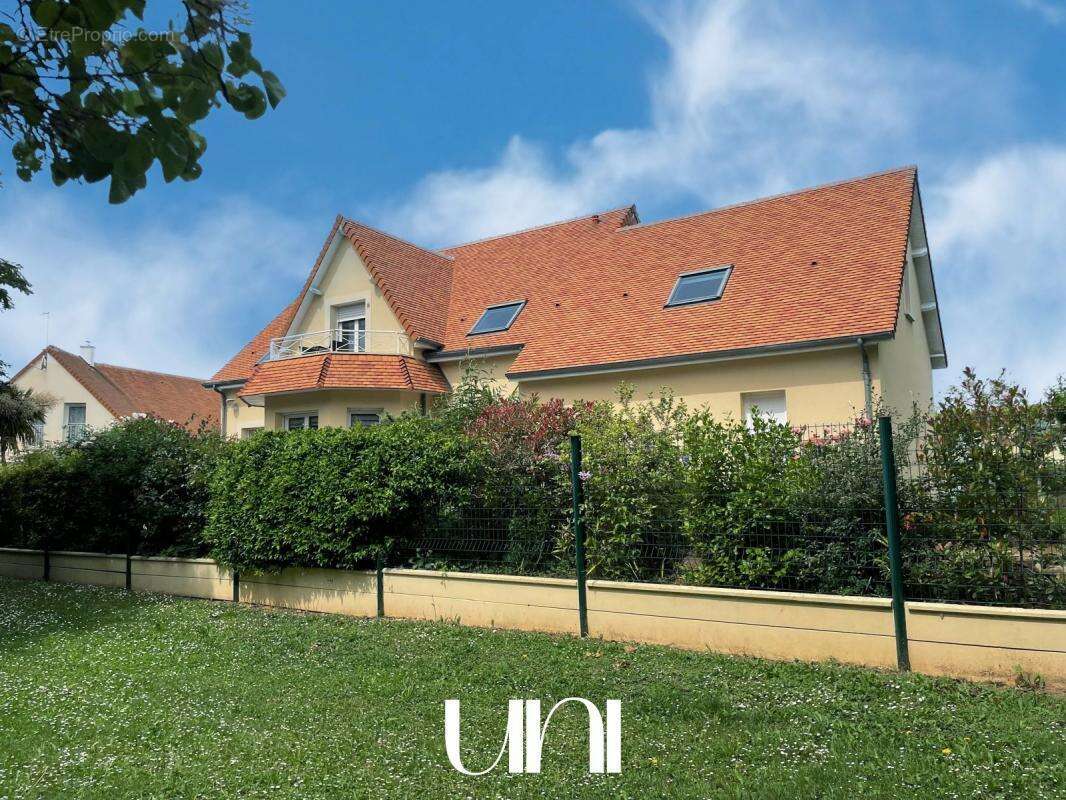 Maison à CORMELLES-LE-ROYAL