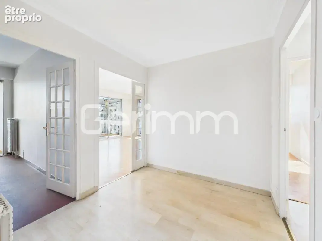 Vente - Appartement - 4 pièces + cuisine - 89,30 m² - 179 000 € - photo 4