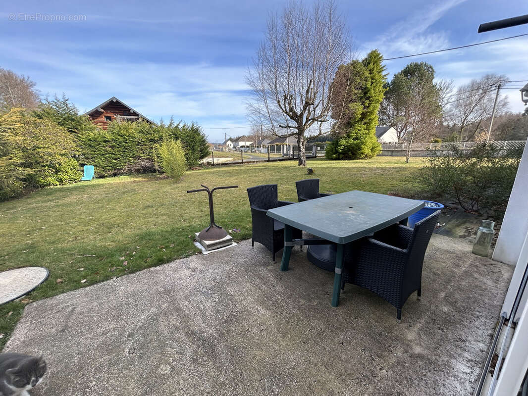 Maison à MONTAIGNAC-SAINT-HIPPOLYTE