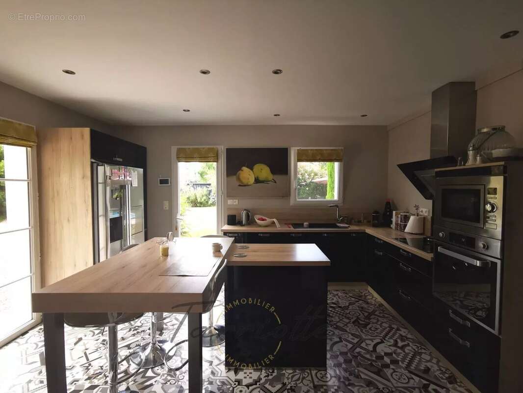 VILLA - 10672 - photo 4
