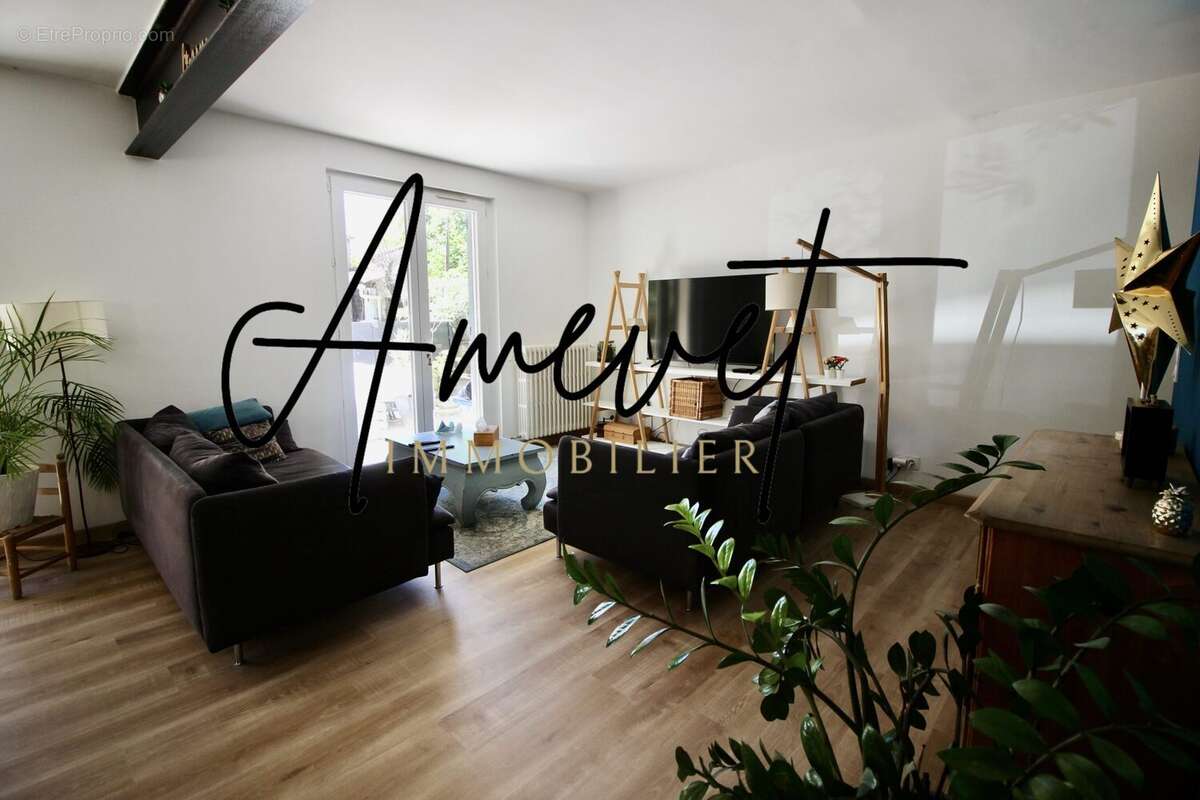 Maison à MORIERES-LES-AVIGNON