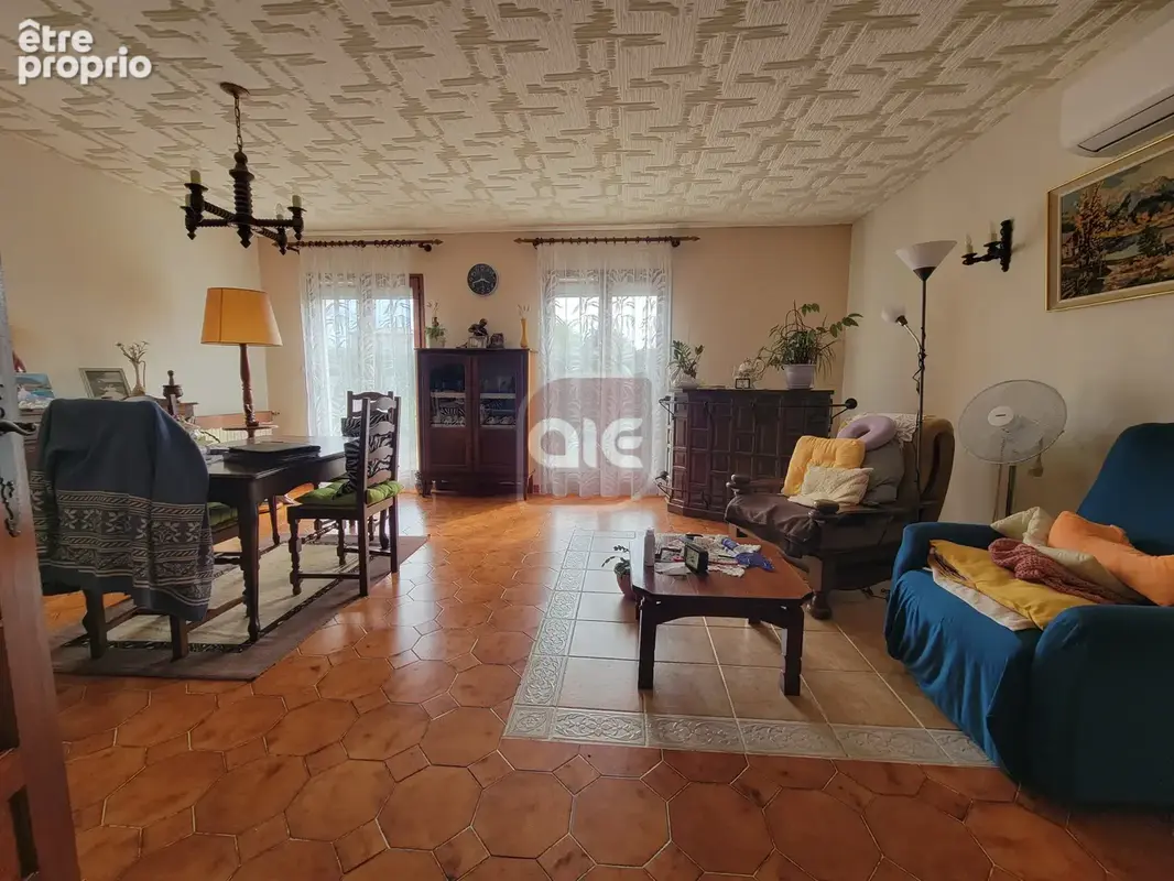 Cazilhac   Maison de plain-pied avec double garage et atelier sur près de 900 m2 de terrain - photo 7