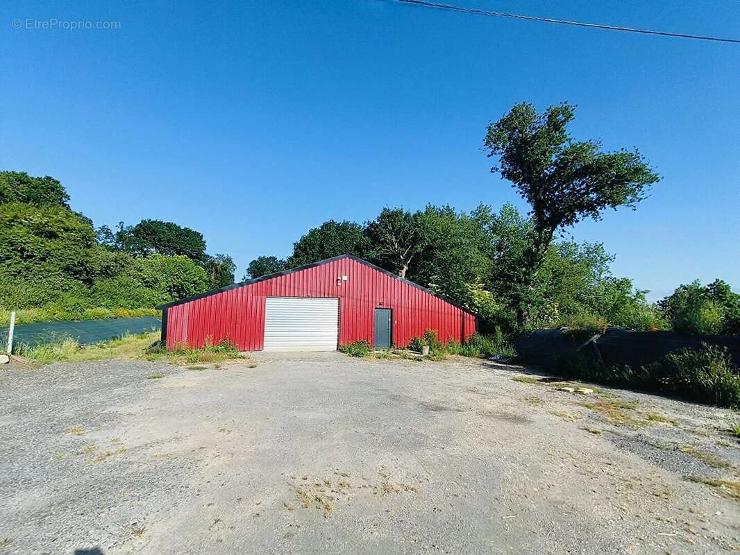 Commerce à SEVIGNAC