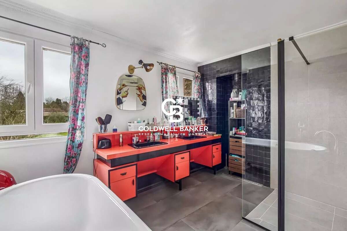 Maison à FEUCHEROLLES