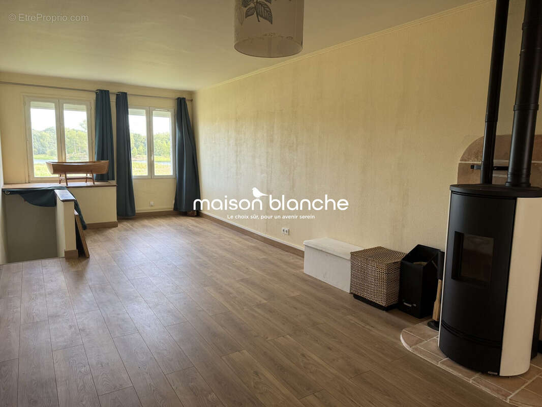 Maison 137 m² à La Chapelle-Sur-Loire  - photo 6