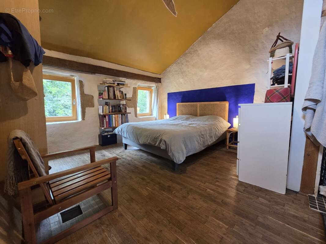 Maison à SAINT-LAURENT-LES-EGLISES