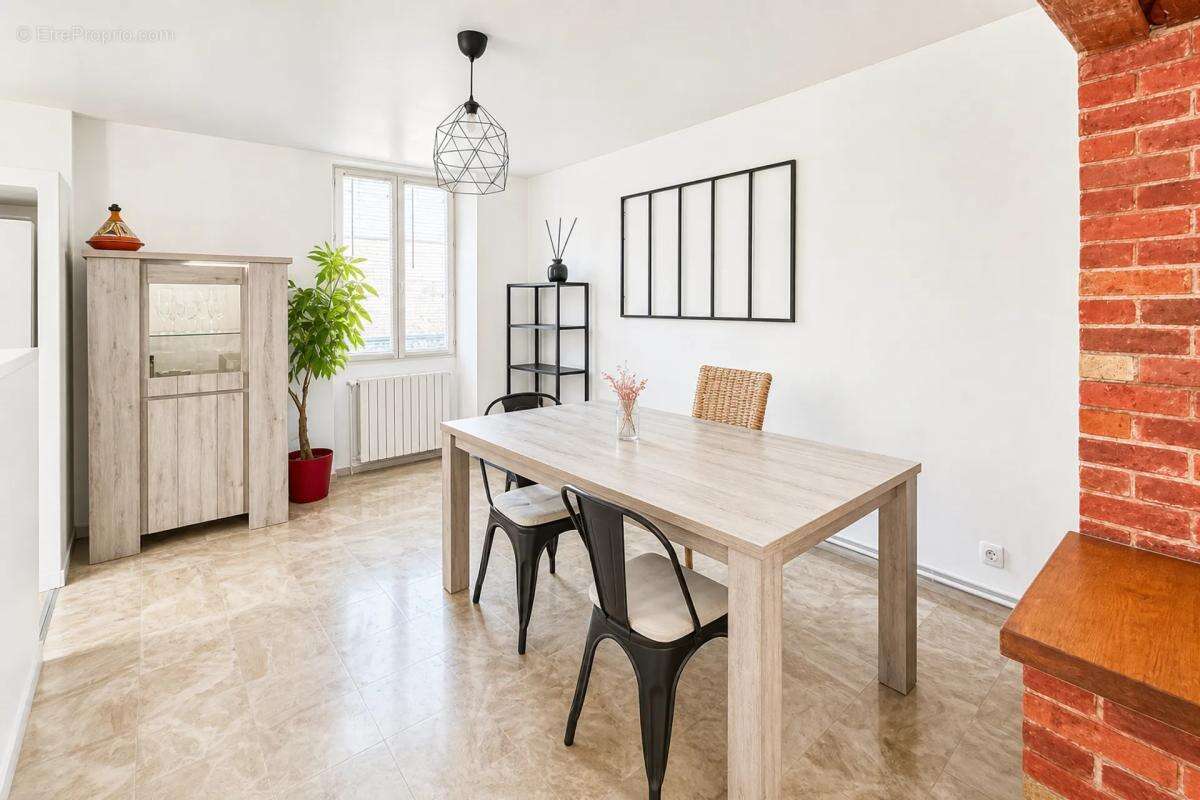 Maison à CHATILLON-LA-BORDE