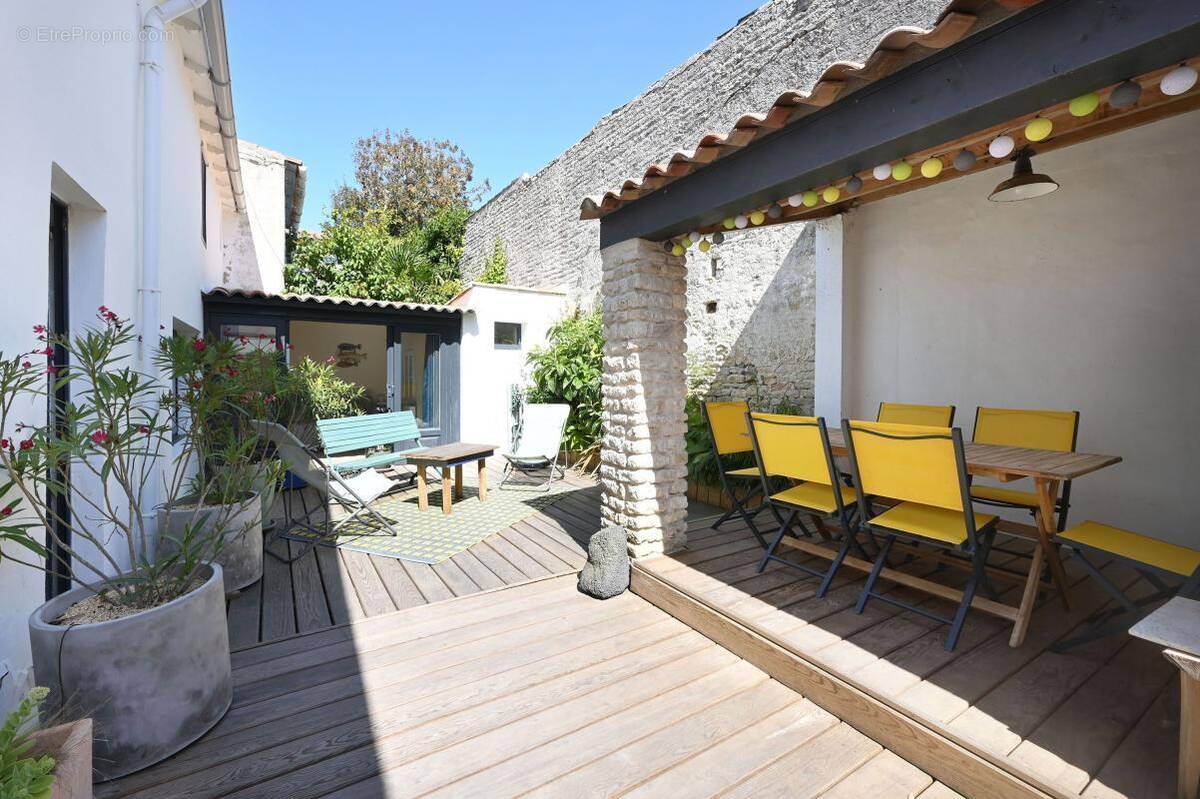 Maison à SAINT-CLEMENT-DES-BALEINES