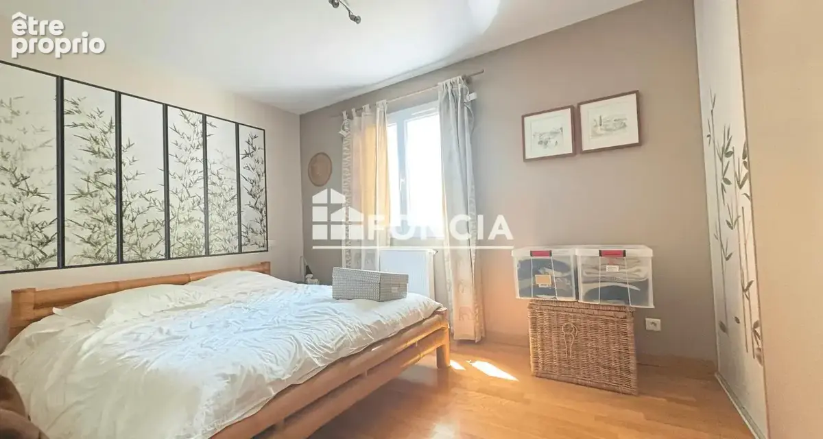 A vendre maison familiale 6 pieces avec piscine interieure sur parcelle arboree de 2774m2 - photo 5