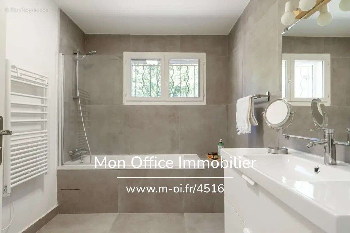 Maison à POURRIERES
