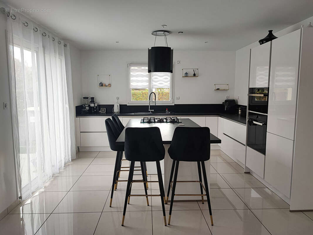 Maison à FLEURY-LES-AUBRAIS