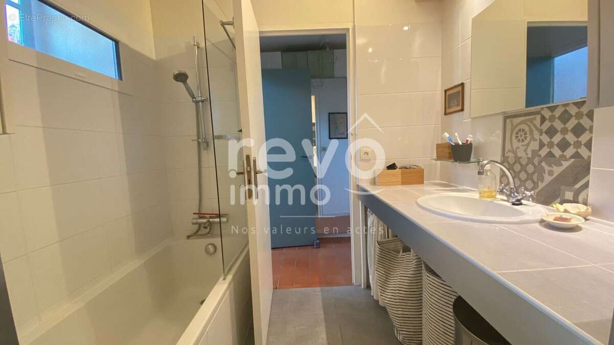 Appartement à NEZIGNAN-L'EVEQUE
