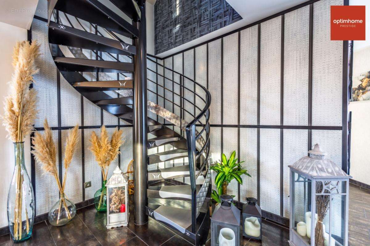 Magnifique maison contemporaine de 300 m² avec piscine intérieure et 5 chambres - photo 20