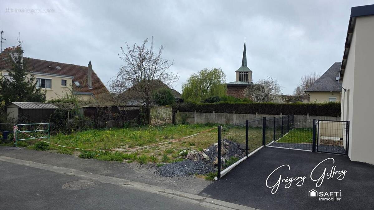 Photo 1 - Terrain à SAINT-MARTIN-DE-FONTENAY