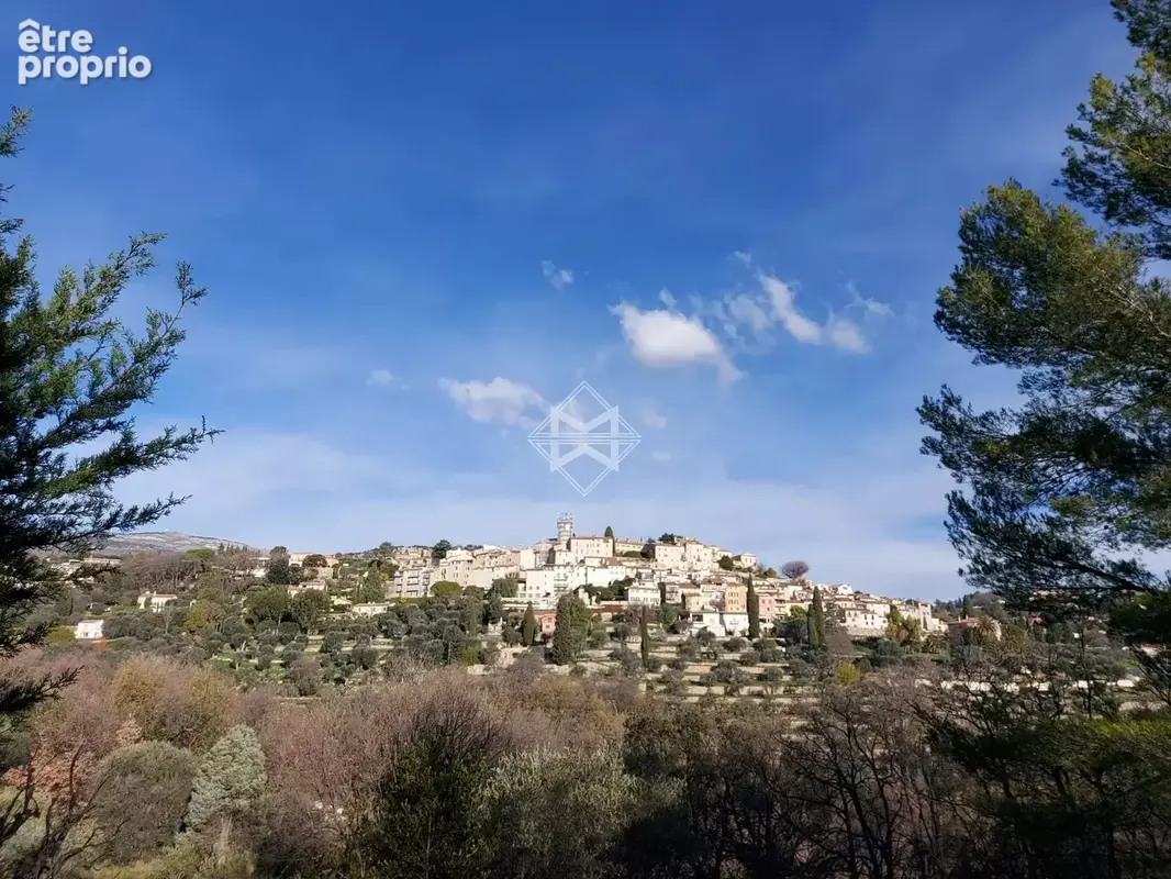 Appartement à CHATEAUNEUF-GRASSE