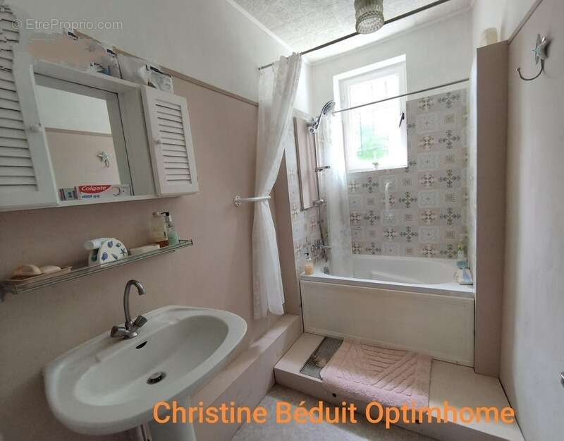 CHARENTE, COURCOME, maison 198 m², 4 chambres, grange, terrain 2401 m² clos - photo 14