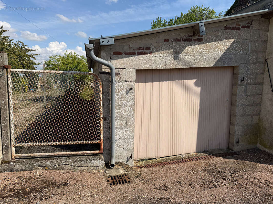 Maison à LA NEUVILLE-BOSMONT