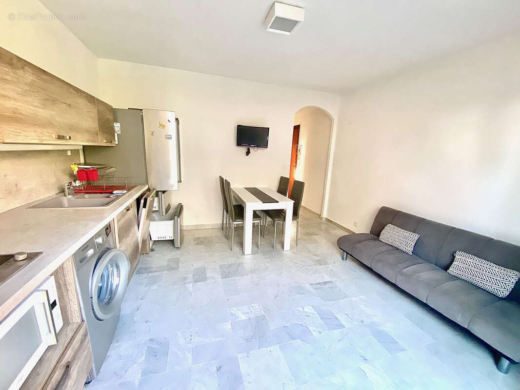 Appartement à VILLENEUVE-LOUBET