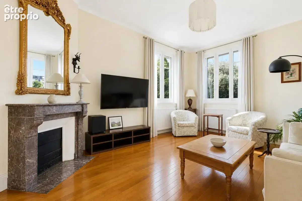 Maison de 10 pièces de 250 m² à Châtillon - photo 4