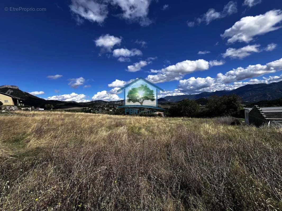 Terrain à BARCILLONNETTE
