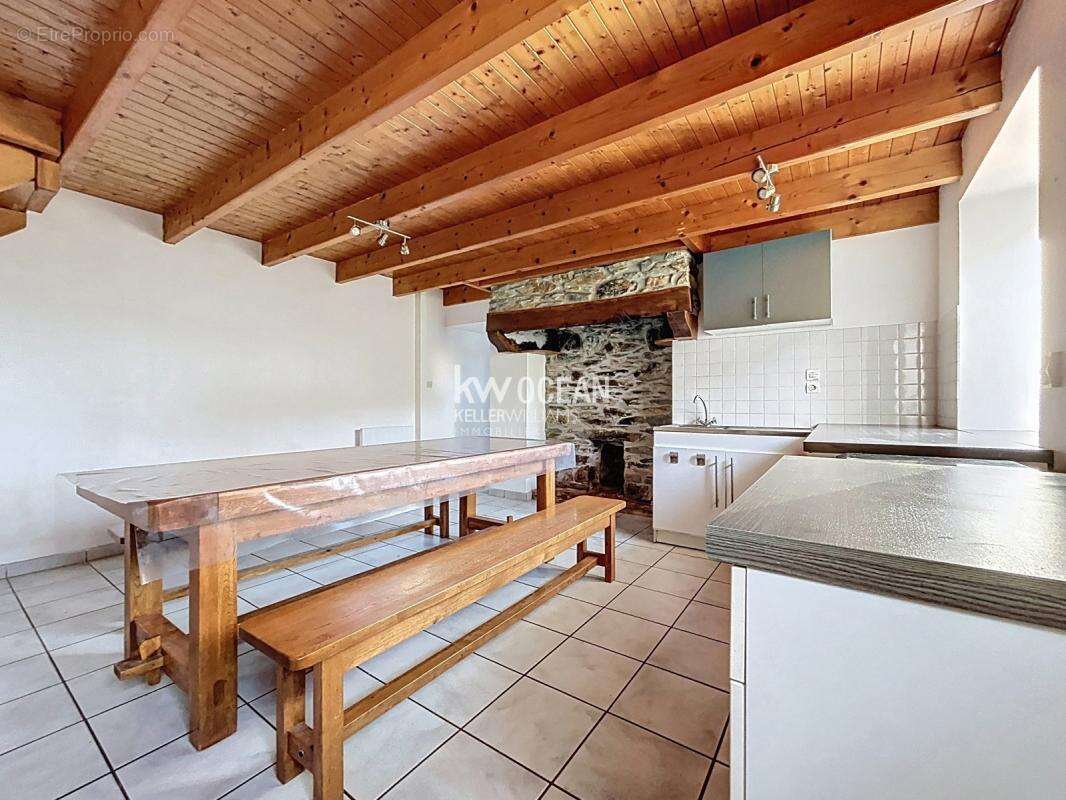 Maison à SAINT-URBAIN