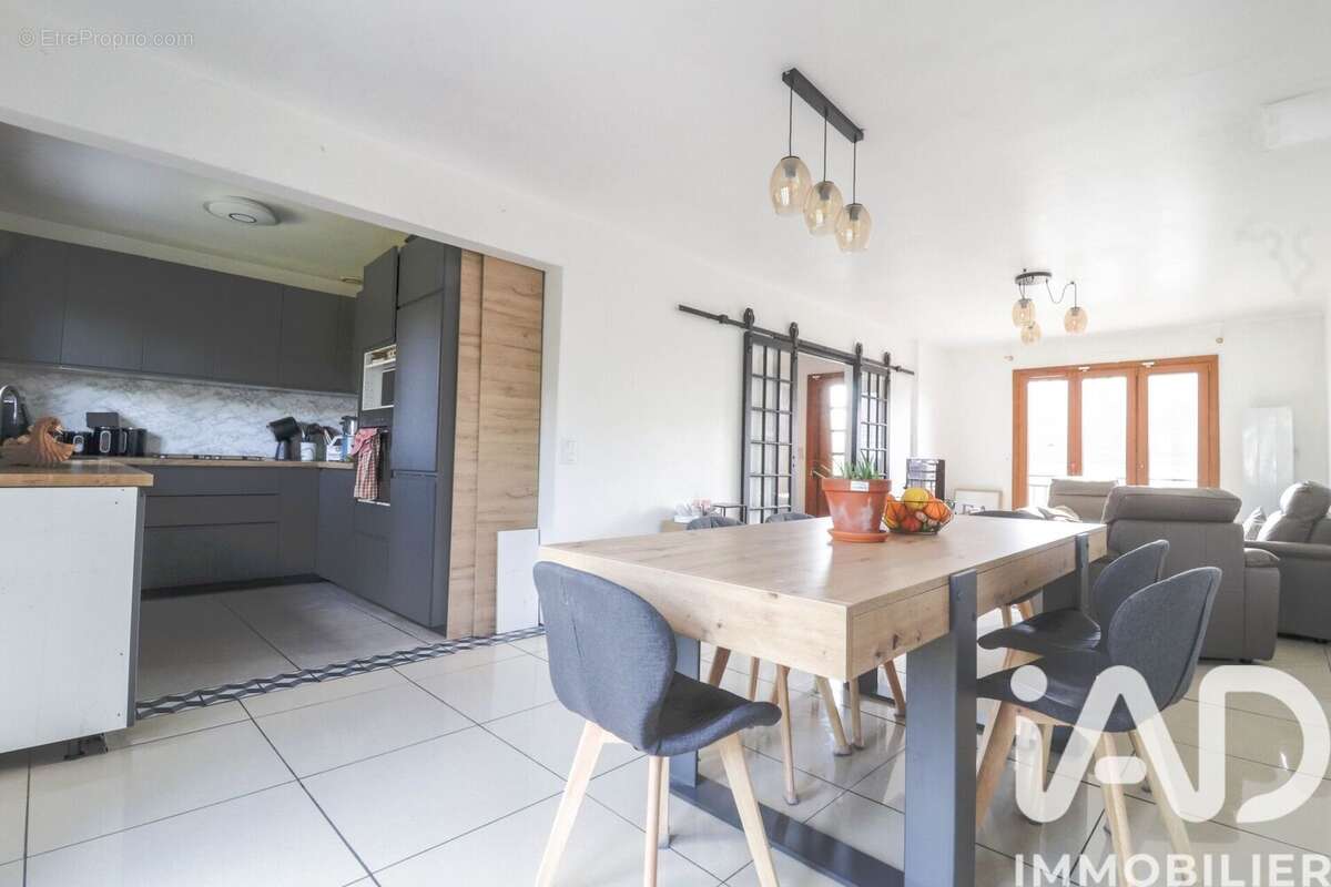 Maison 101 m² à Saulx-Les-Chartreux  - photo 6