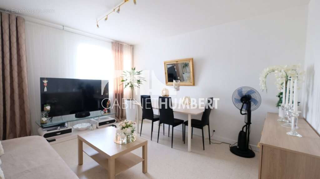 Appartement 61 m² à Saint-Etienne  - photo 2