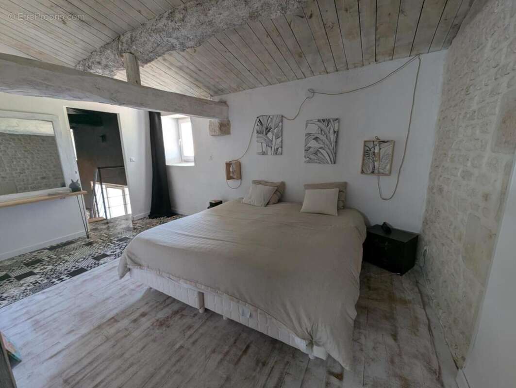 Maison 330 m² à Francois  - photo 8