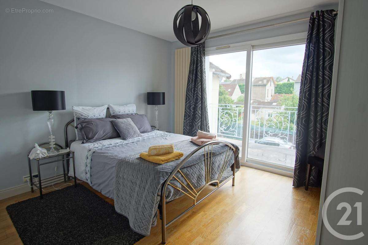 Maison à CHOISY-LE-ROI