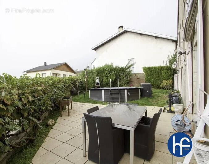 Appartement à LUDRES