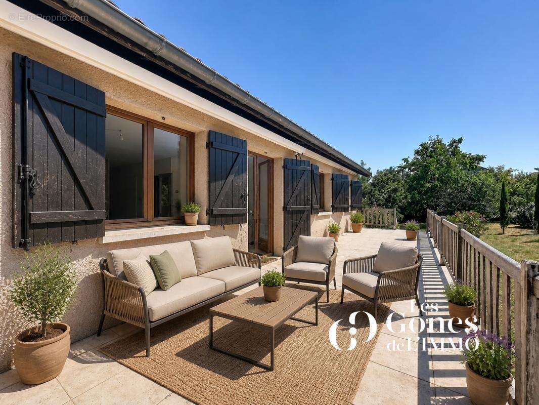 Brindas - Maison T4  de Plain pied - 960 m2 de terrain - gar - photo 3
