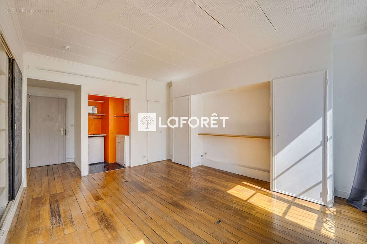 Appartement à PARIS-14E
