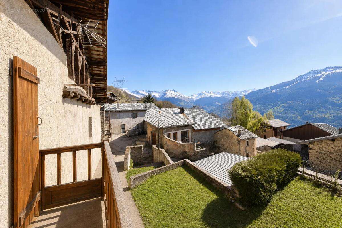Grange et Maison Louée 300m², Fort Potentiel - photo 15