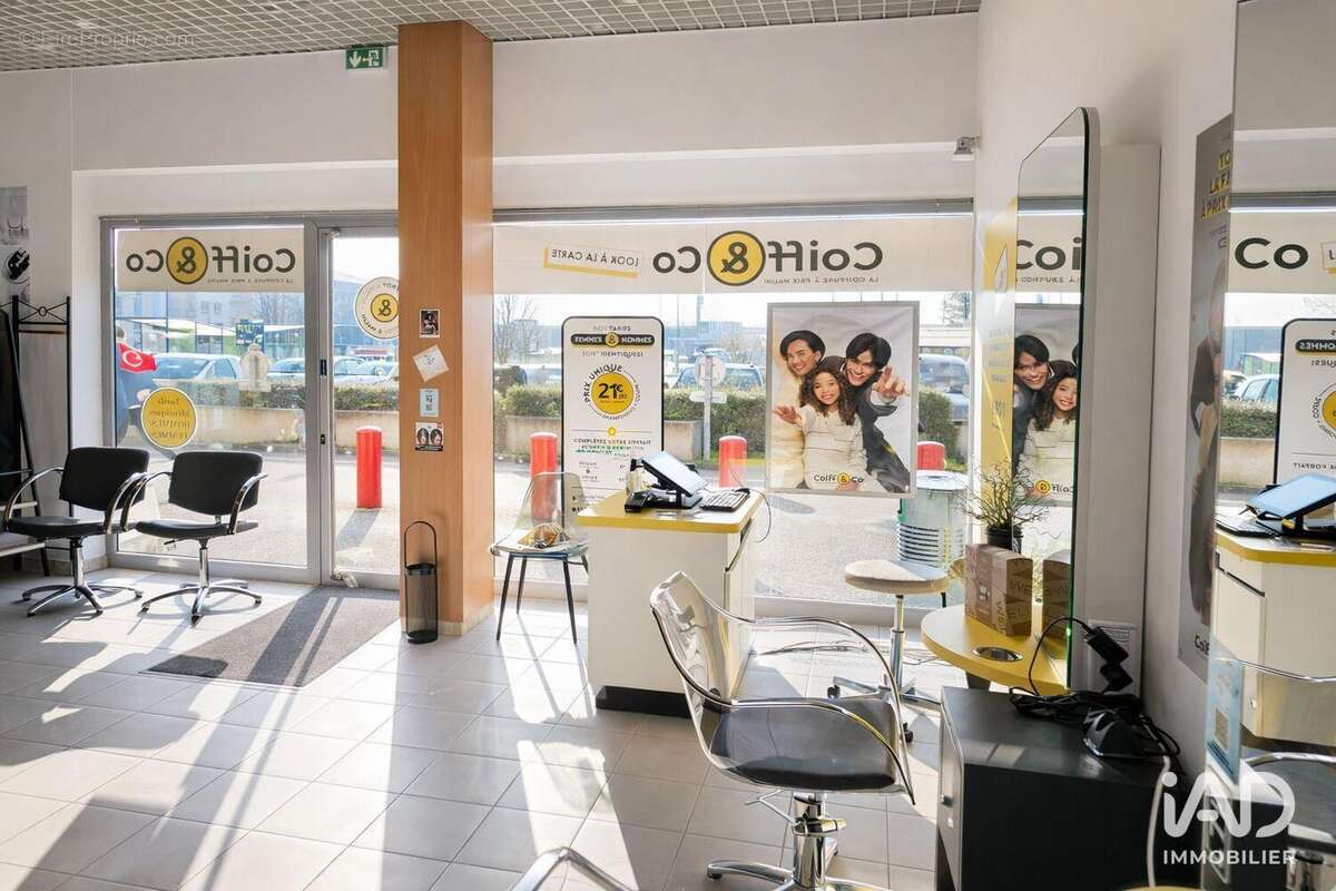 Photo 2 - Commerce à HOUTAUD