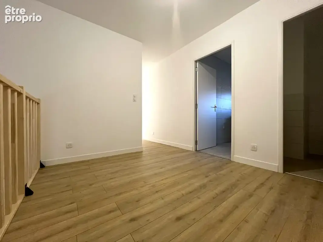 Appartement Arpajon Sur Cere 4 pièce(s) 144.32 m2 - photo 11