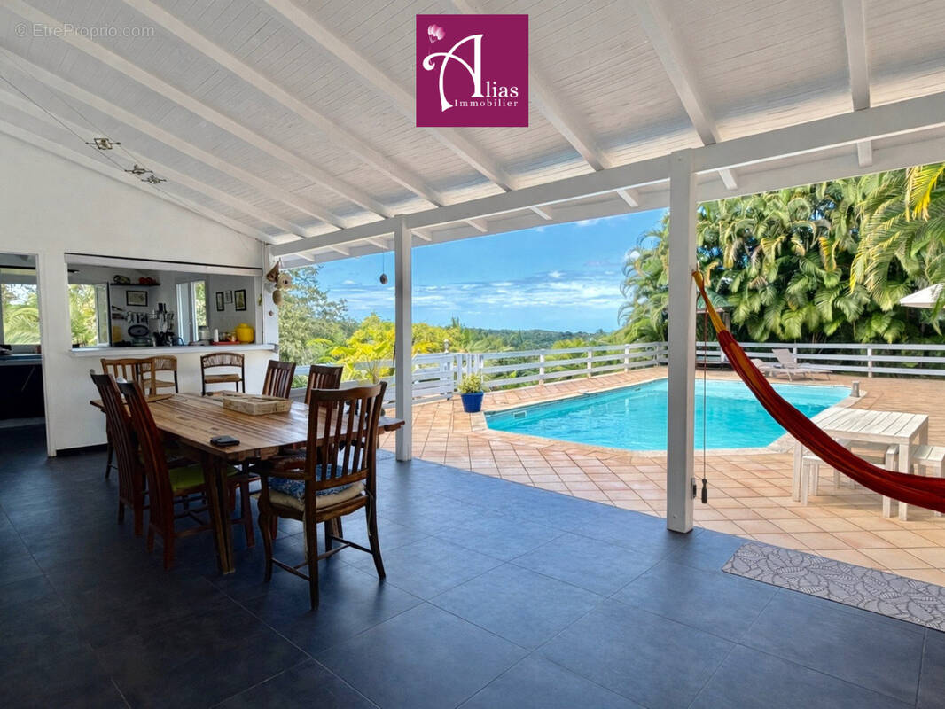 Maison à PETIT-BOURG