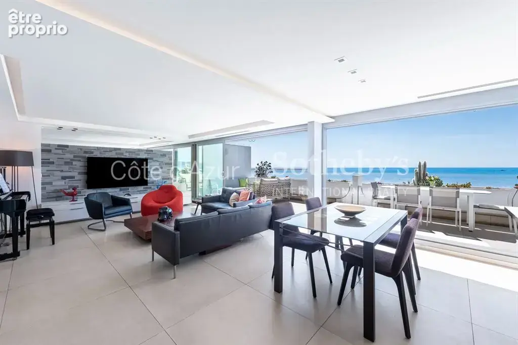 Saint Laurent du Var, penthouse 3 pièces de 88 m² avec 115 m² de terrasses et vue mer - photo 3