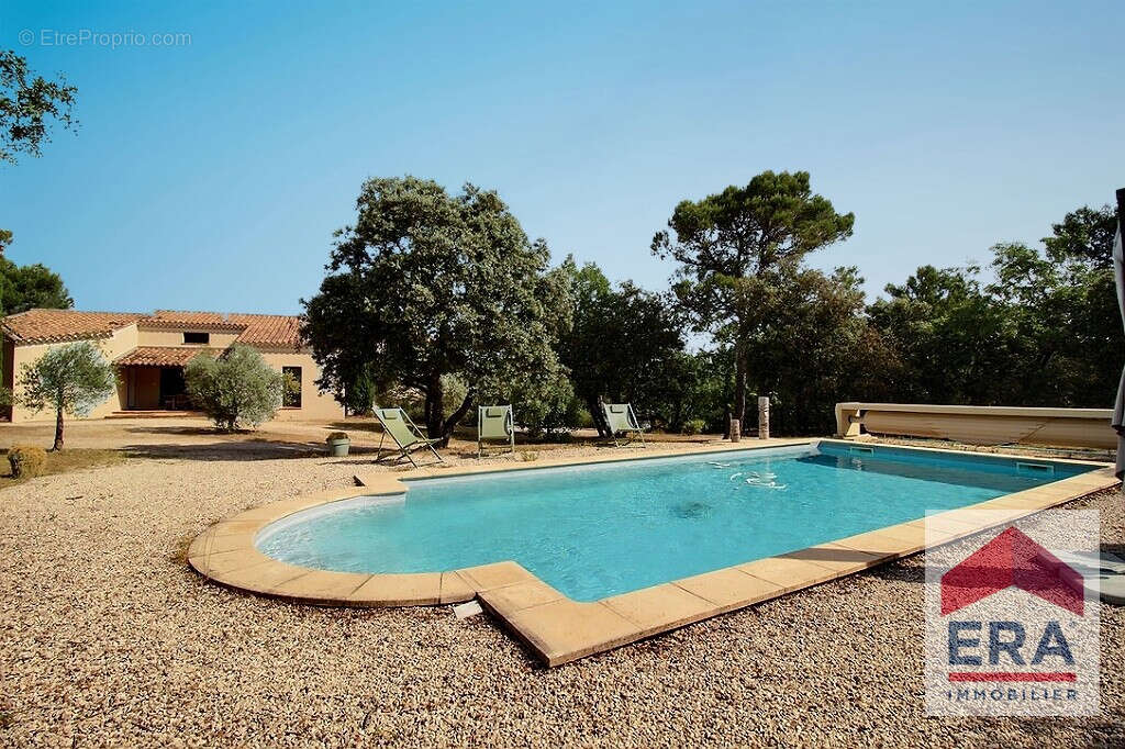 Maison à VENASQUE