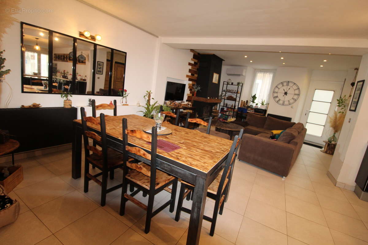 Maison à SAINT-LAURENT-DE-LA-CABRERISSE