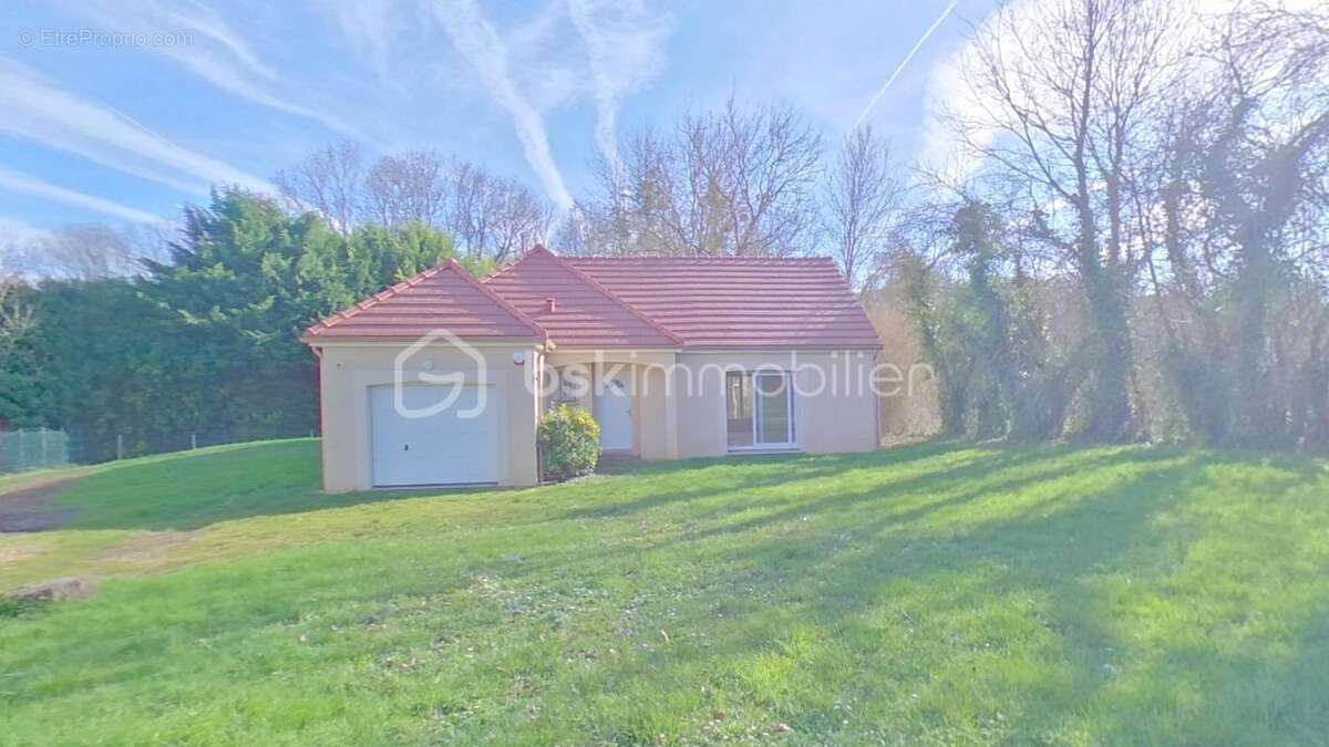 Maison à EGRISELLES-LE-BOCAGE