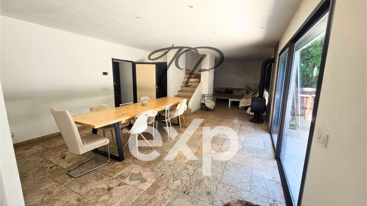 Maison 300 m² à Agde  - photo 3